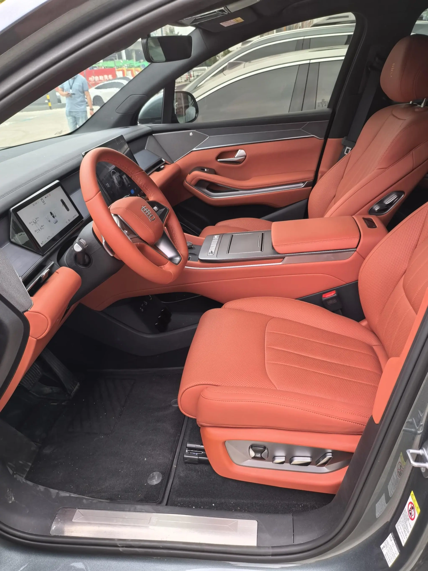 BYD Tang L DM DM-p 175KM four-wheel drive drone player version