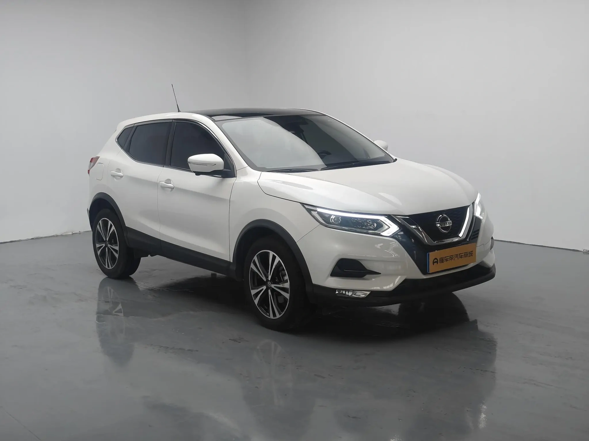 Nissan Qashqai 2.0L CVT Deluxe Edition
