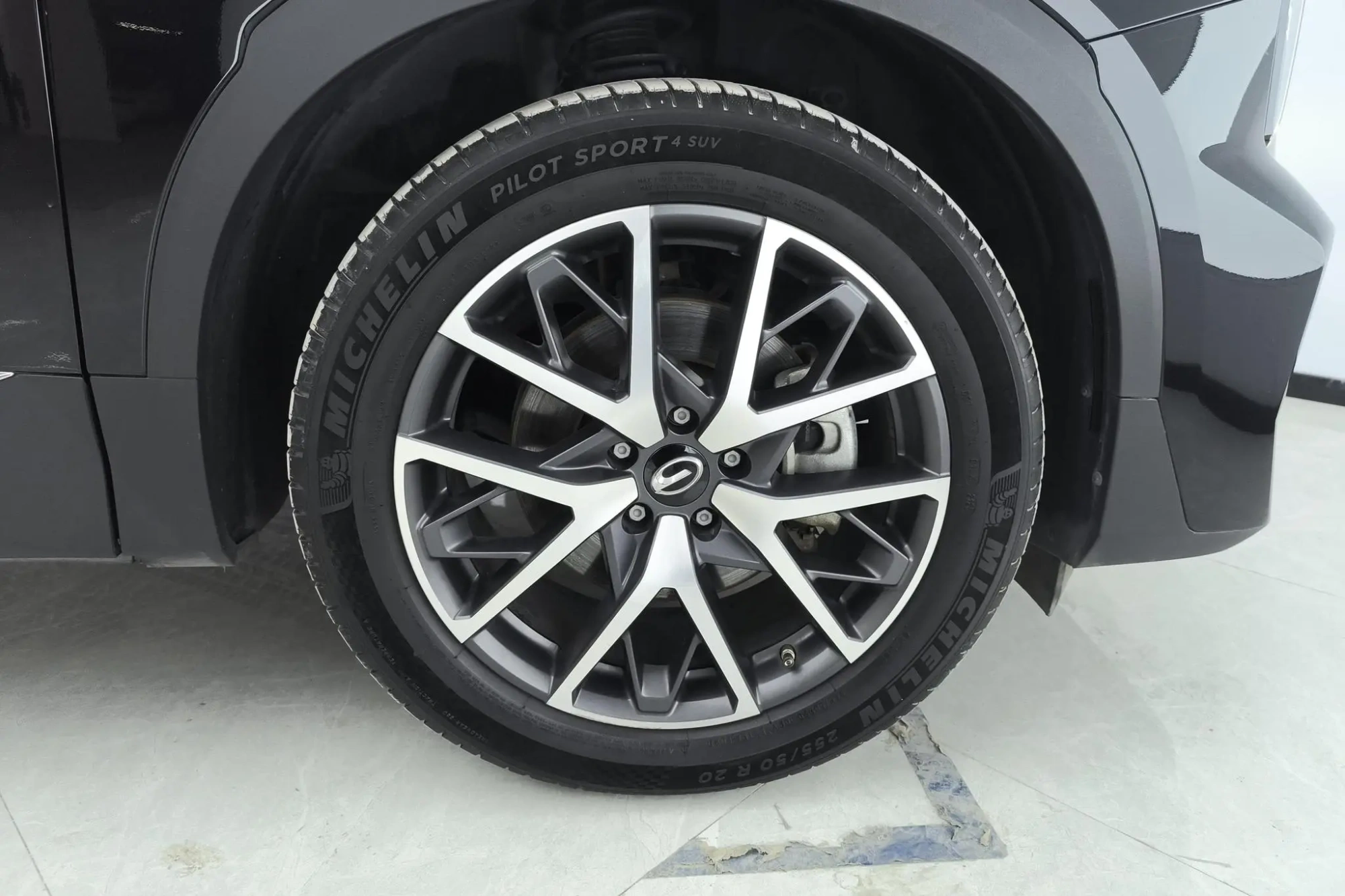 GAC Trumpchi GS8 Pilot Series 2.0 TGDI two-wheel drive Luxury Smart Edition