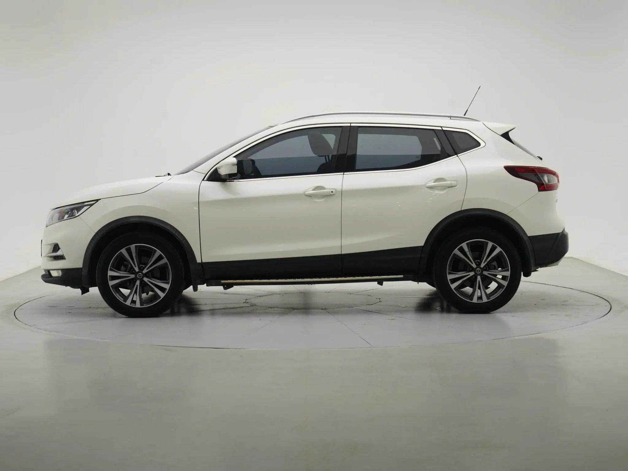 Nissan Qashqai 2.0 L XV Prem Deluxe Edition