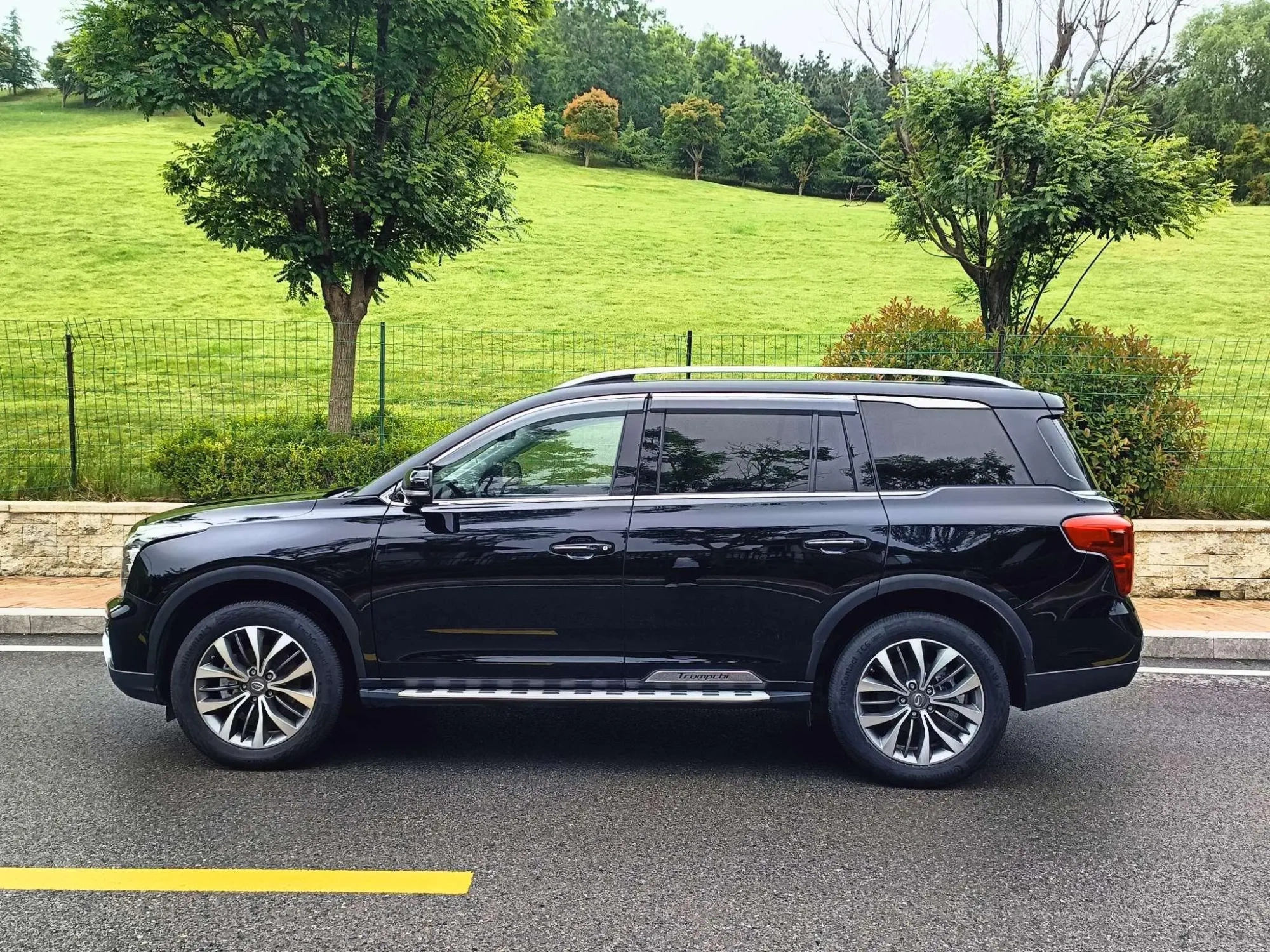 GAC Trumpchi GS8 320T two-wheel drive luxury Zhilian Edition 7 seats