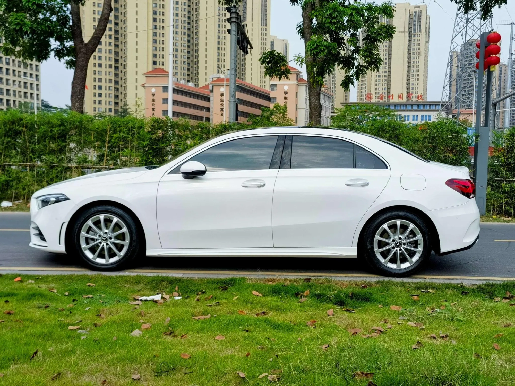 Mercedes-Benz Mercedes-Benz A-class A 200 L sports sedan dynamic Version