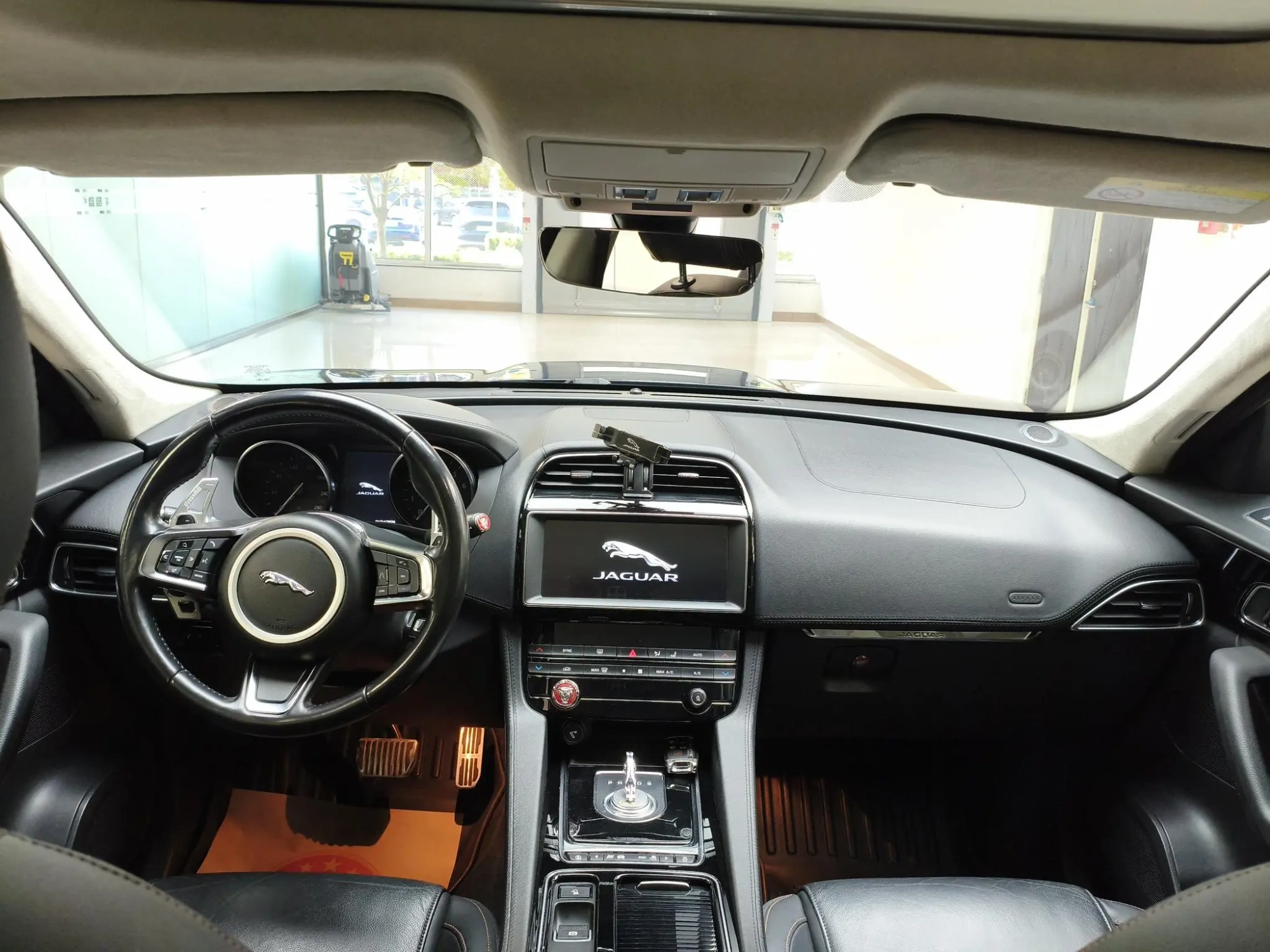 Jaguar Jaguar F-PACE 2.0T four-wheel drive Urban Exclusive Edition