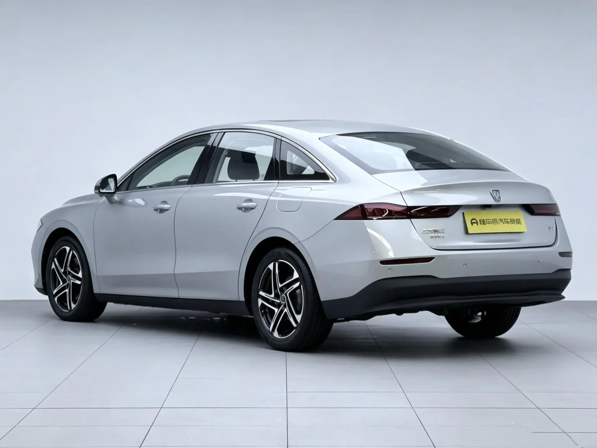 Roewe Roewe D7 DMH 125 Ultimate Edition
