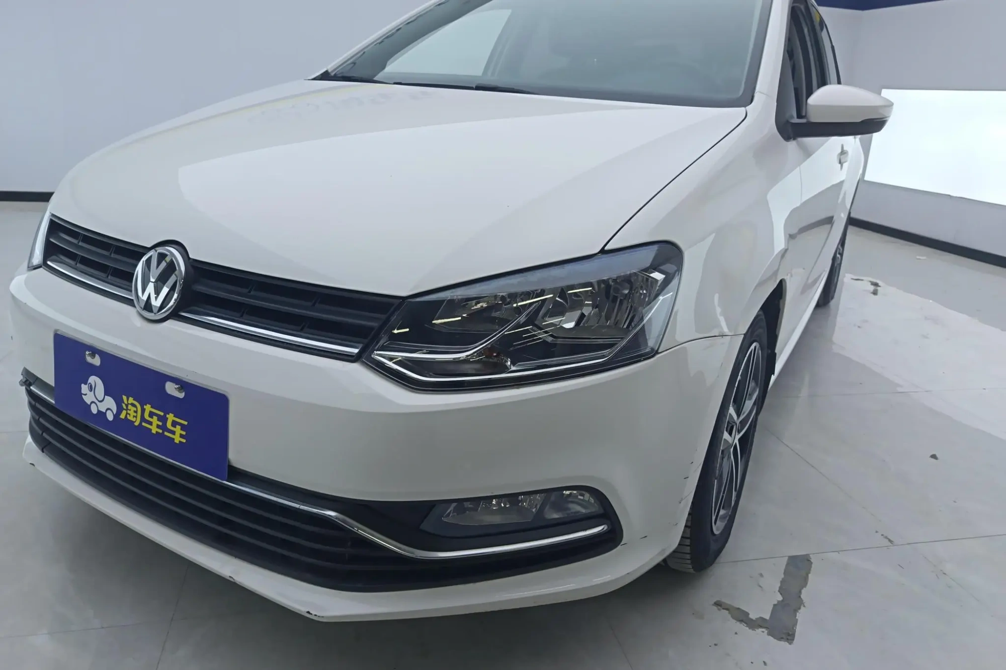 Volkswagen Polo 1.5L automatic security type
