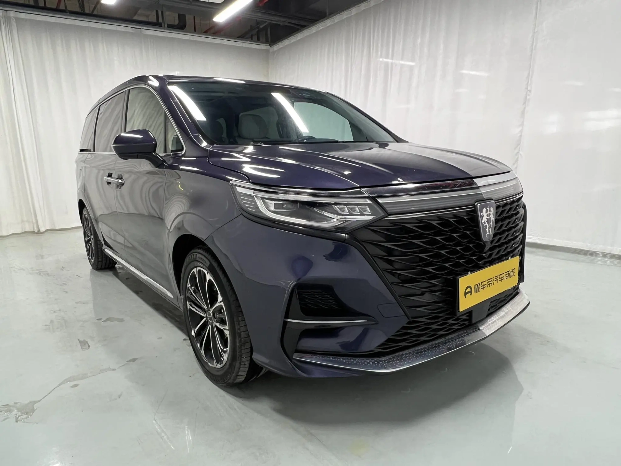Roewe Roewe iMAX8 400TGI Reunion Edition