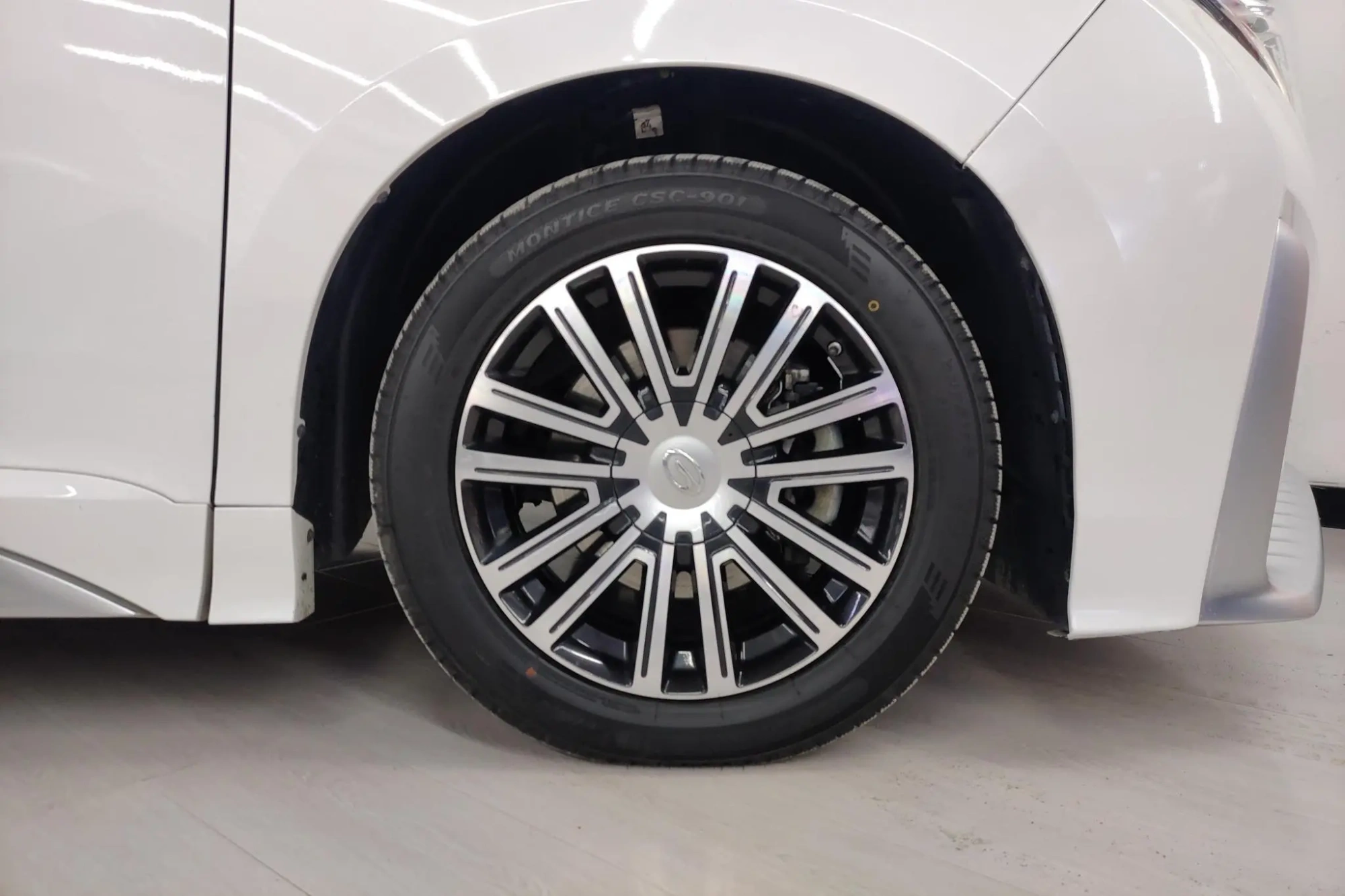 GAC Trumpchi M8 Master Series 390T Premium Edition