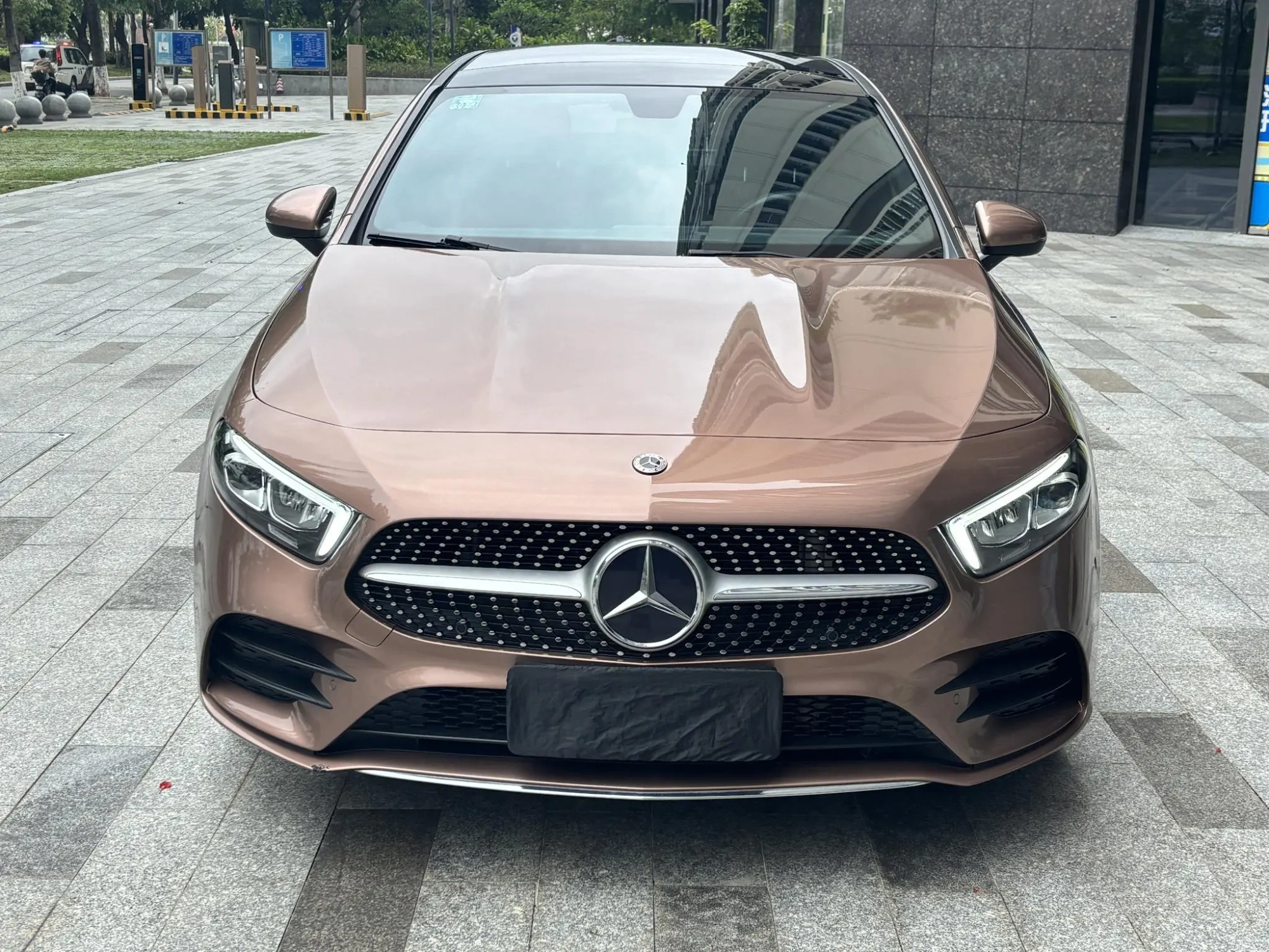 Mercedes-Benz Mercedes-Benz A-class A 200 L sports sedan fashion Version