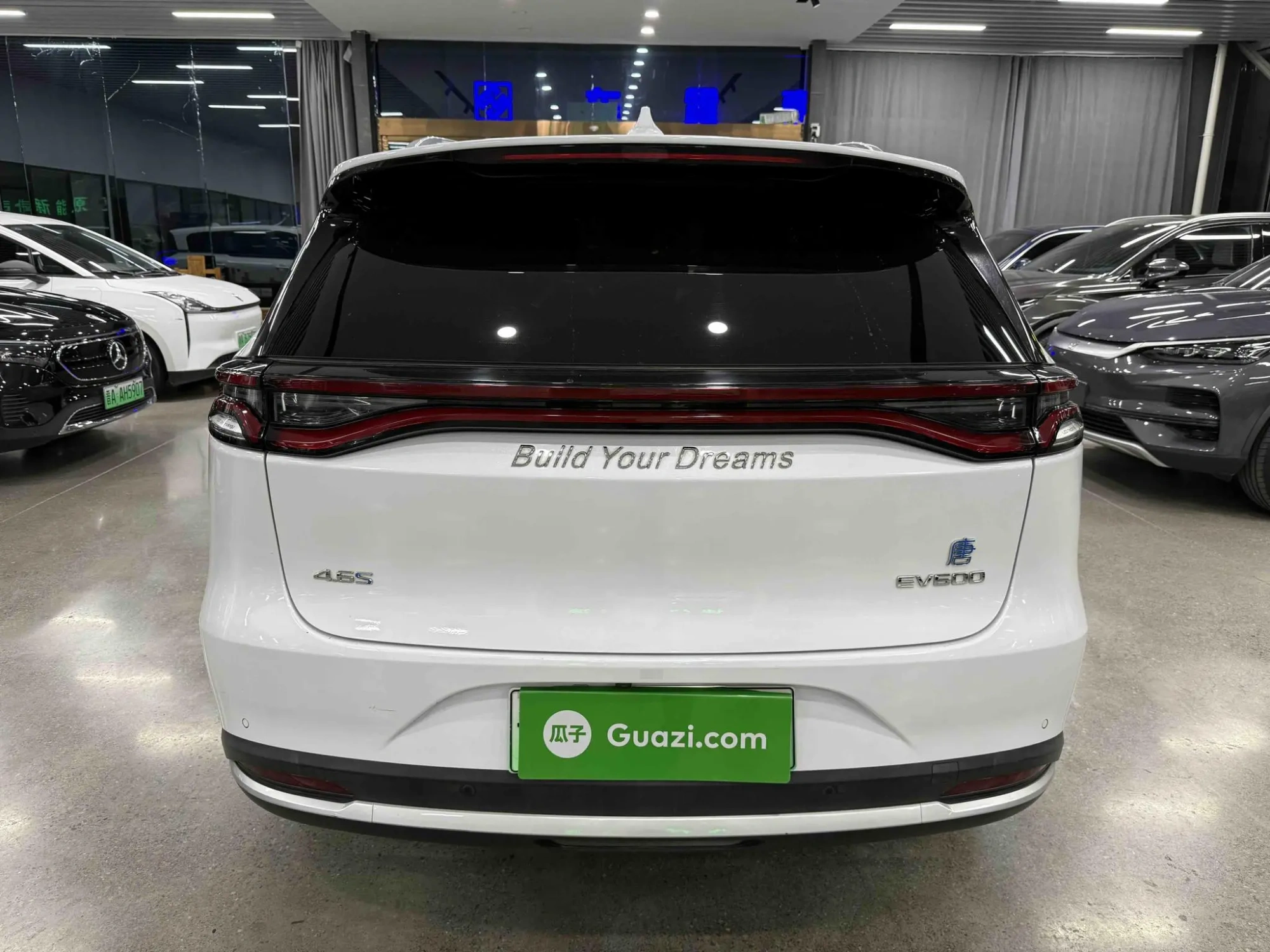 BYD Tang Yi EV600D four-wheel drive Zhilian Chuangling type