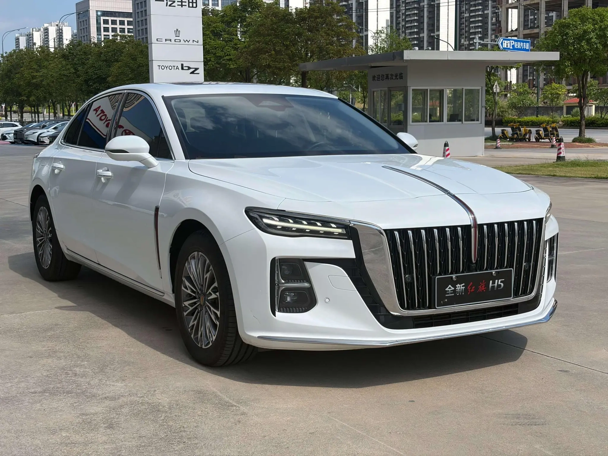 Hongqi Hongqi H5 2.0T Automatic Smart Union Flag Enjoy Edition