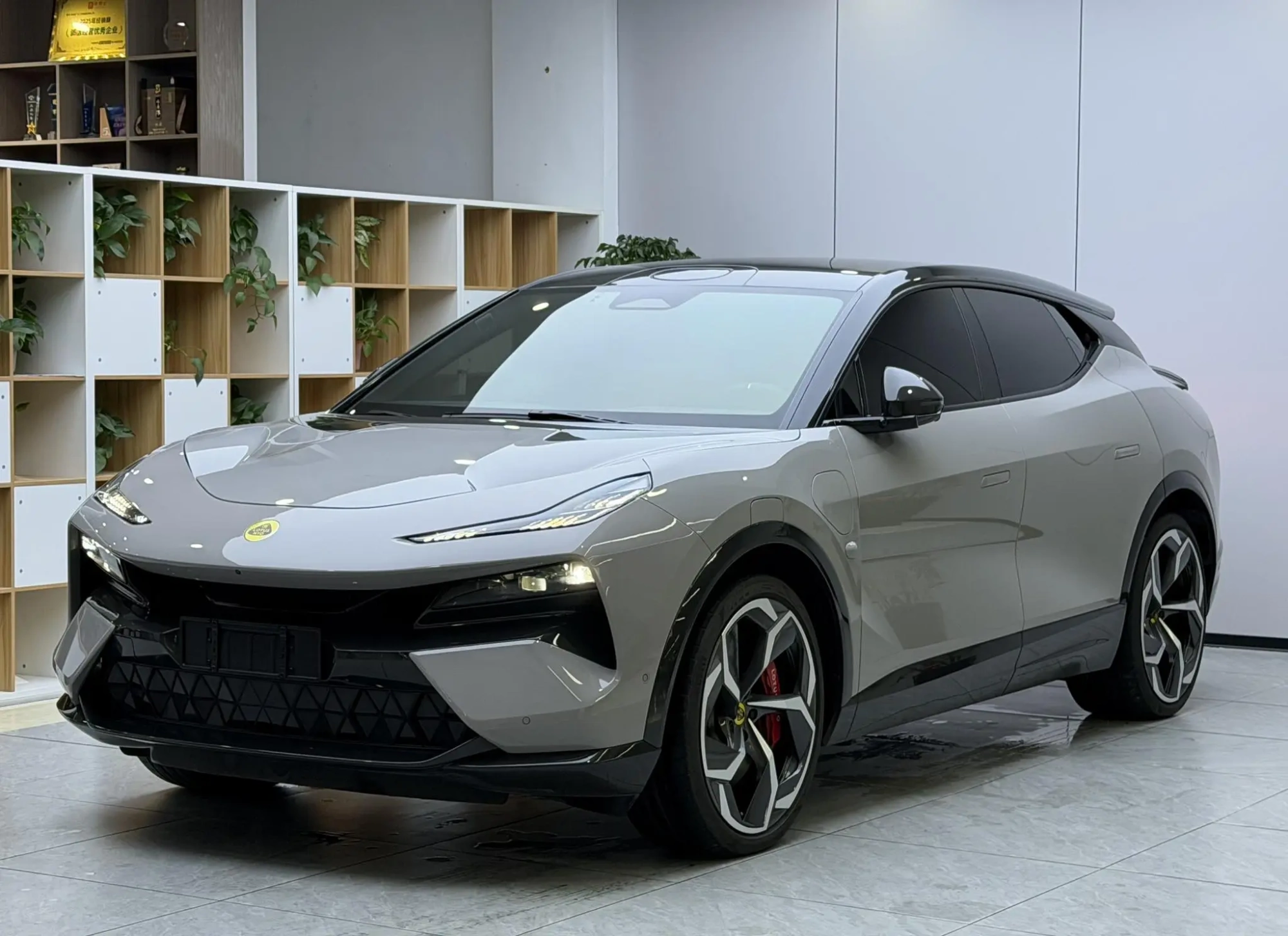 Lotus Eletre Eletre R+