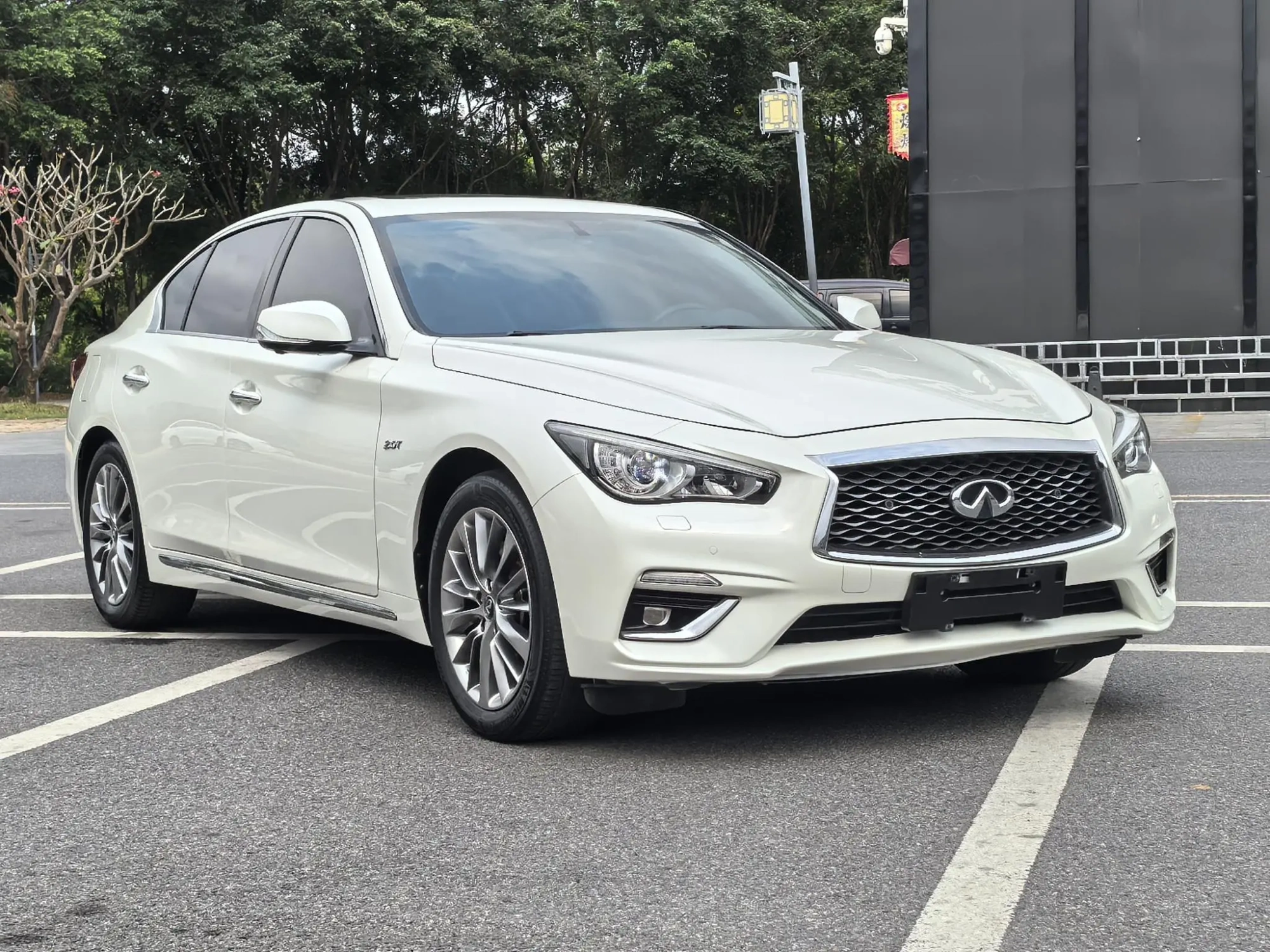 Infiniti Infiniti Q50L 2.0T Premium Version Country VI