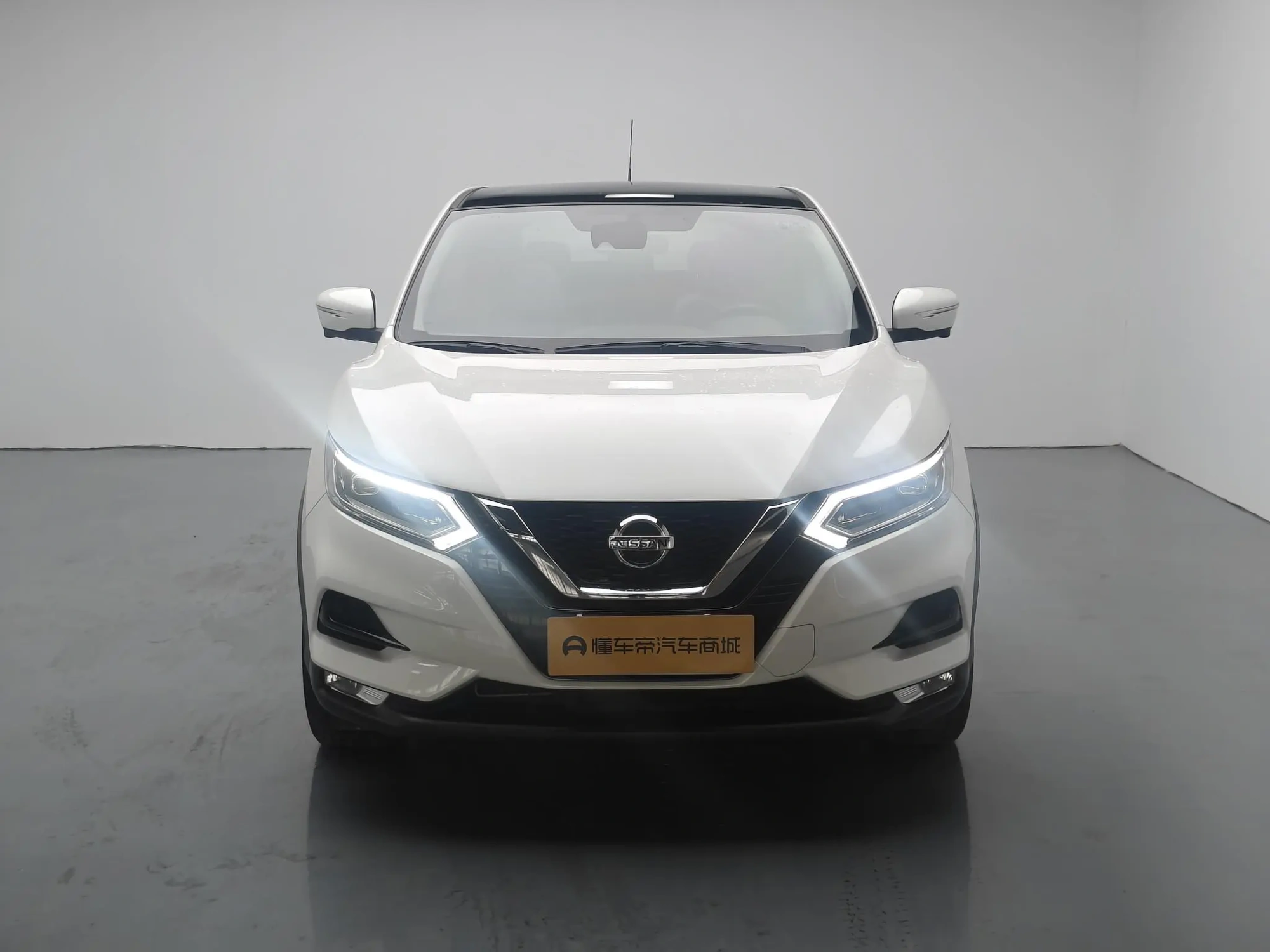 Nissan Qashqai 2.0L CVT Deluxe Edition