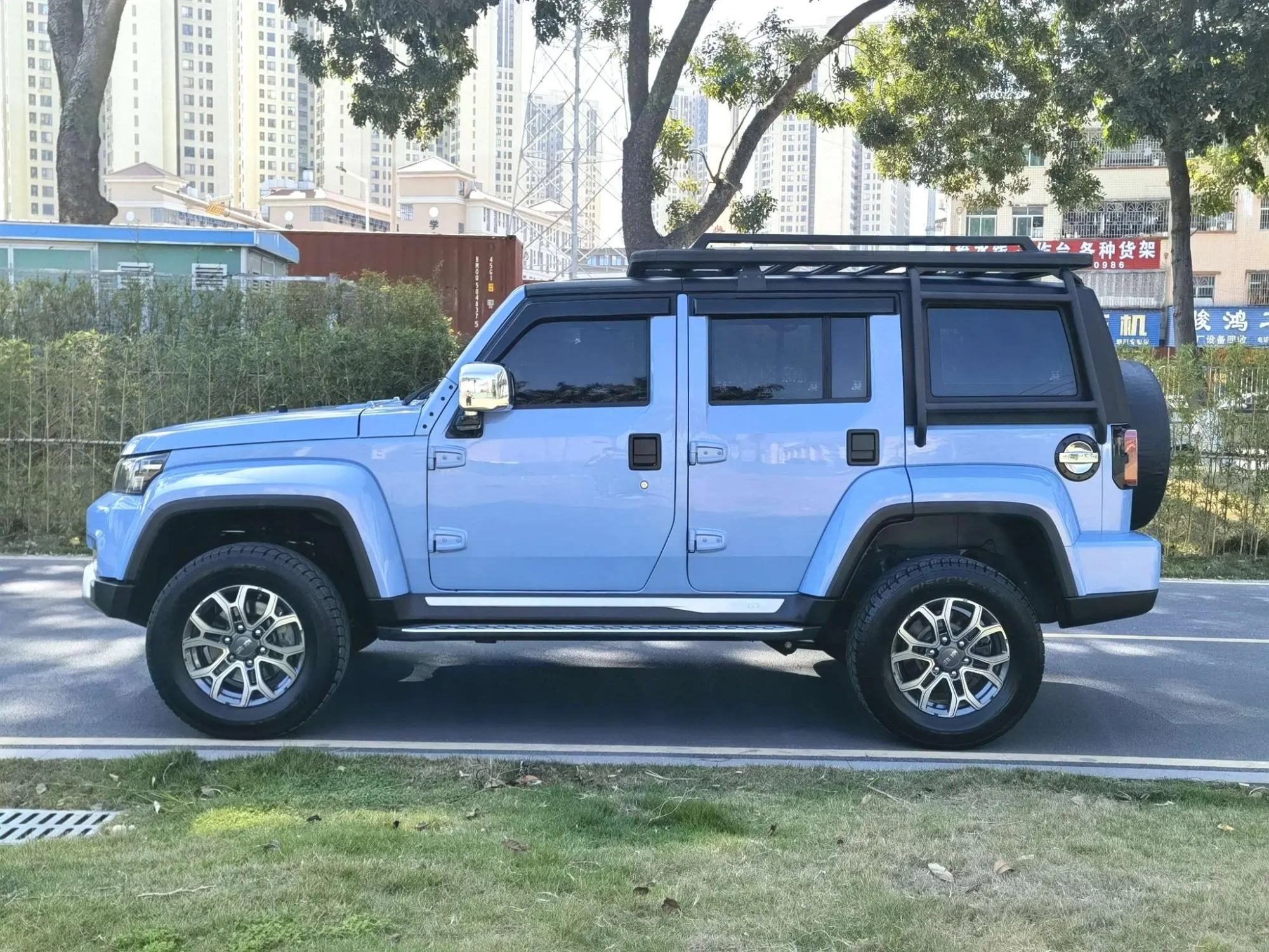 Beijing Beijing off-road BJ40 2.0T automatic four-wheel drive City Hunter edition knight type