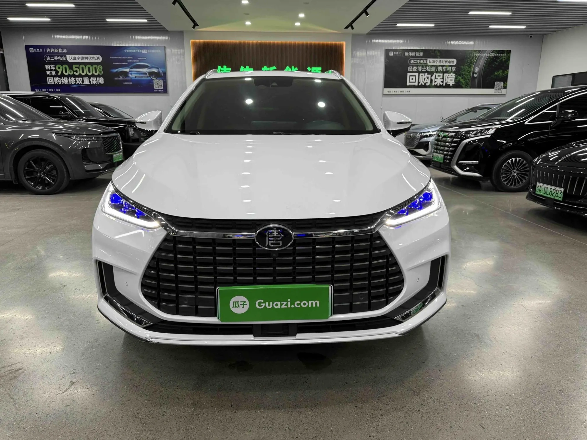 BYD Tang Yi EV600D four-wheel drive Zhilian Chuangling type