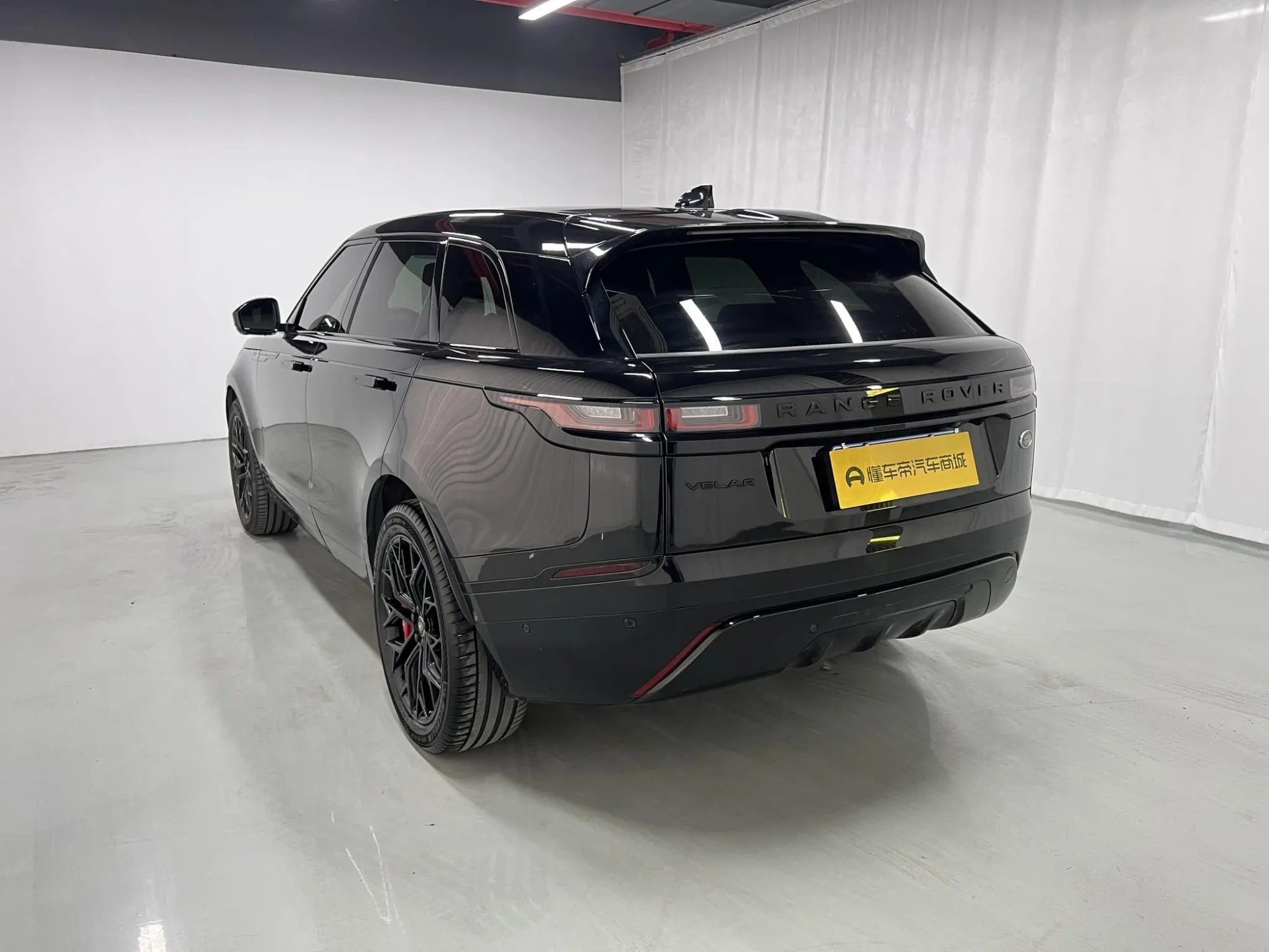 Land Rover Range Rover Star Pulse 250PS Yihe Collector's Edition