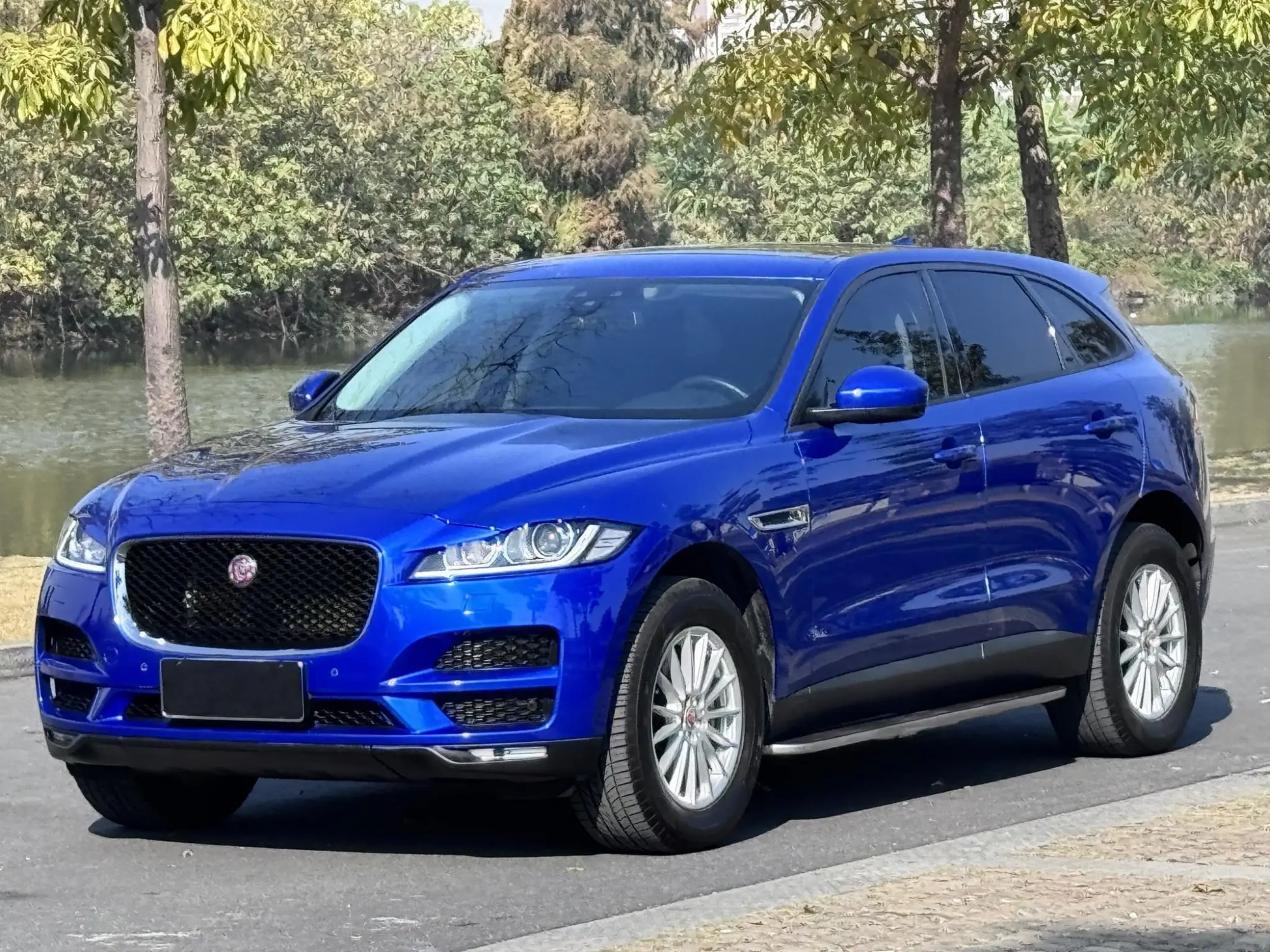 Jaguar Jaguar F-PACE 2.0T four-wheel drive R-Sport sports version